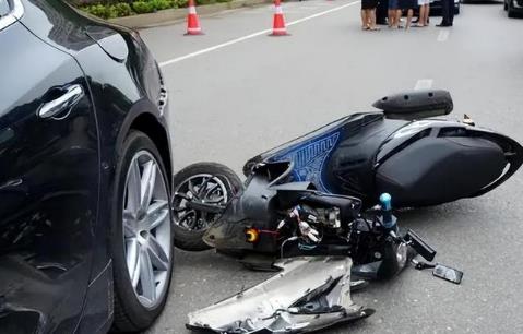 开别人的车撞死人车主有责任吗